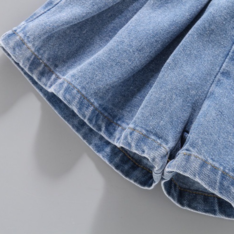 Quần Short Jean Viền Bèo Đính Ngọc Trai Thời Trang Cho Bé 3-7 Tuổi