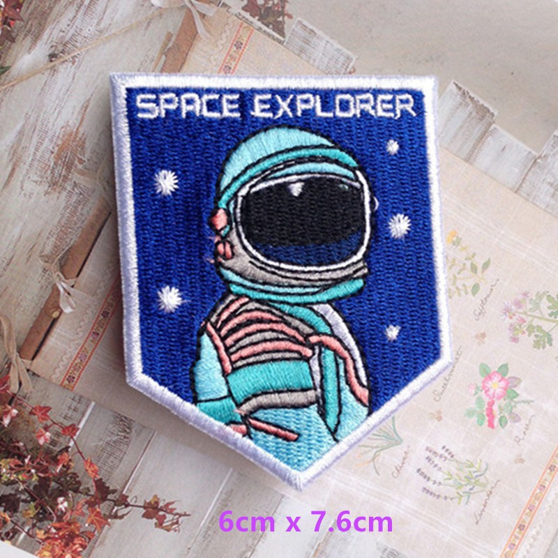 Sticker ủi thêu hình phi hành gia