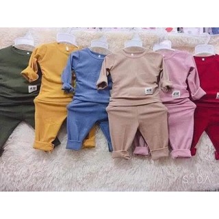 BỘ CHỔNG MÔNG LEN TĂM CHO BÉ