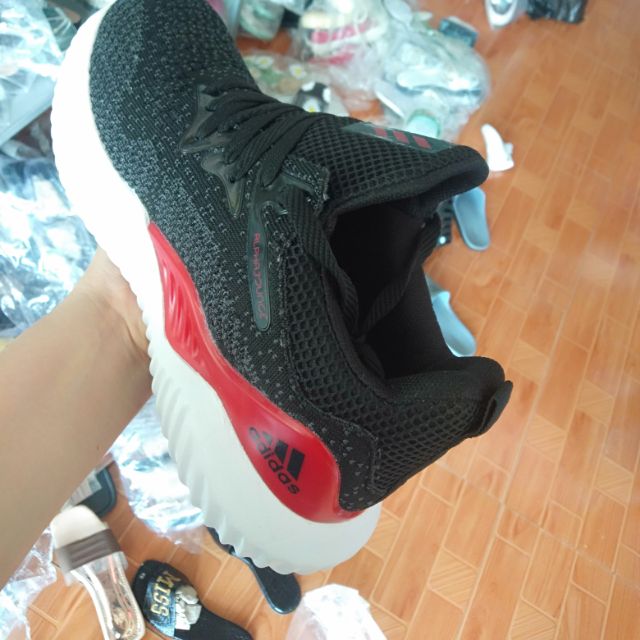 Giầy thể thao nam.