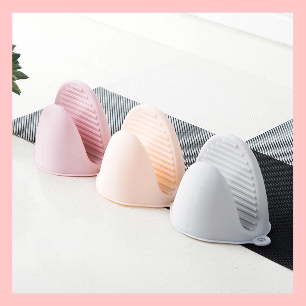 [Đời Sống] Set 2 Miếng nhấc nồi silicon, chịu nhiệt cao có móc treo(1 cặp)