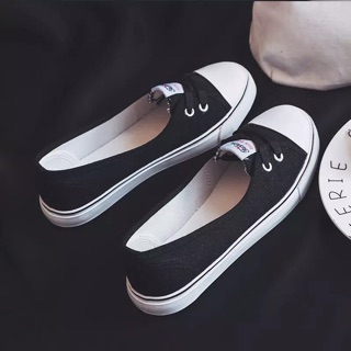 Giày thể thao giả búp bê