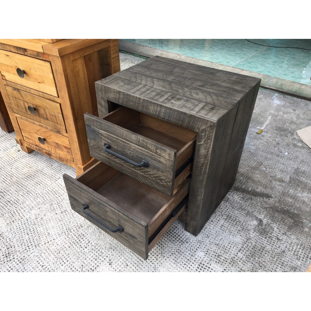 Tủ đầu giường gỗ thông 2 ngăn kéo phong cánh giả cổ