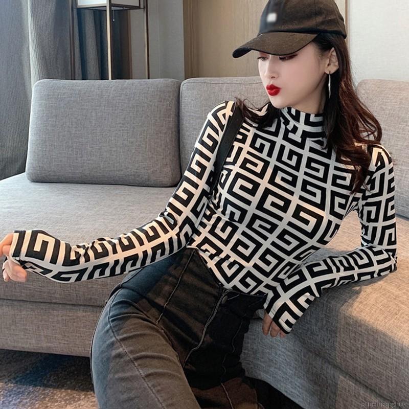 Áo thun nữ dài tay cổ cao họa tiết cá tính