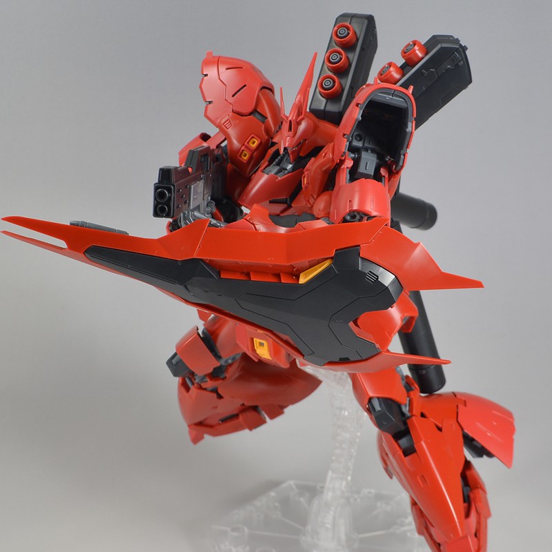 Mô hình lắp ráp Gundam Bandai RG 29 MSN-04 Sazabi