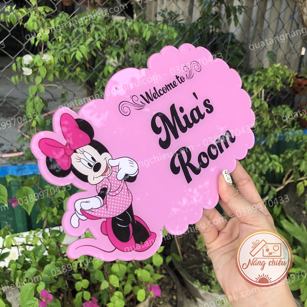 Bảng hiệu in hình chuột Mickey