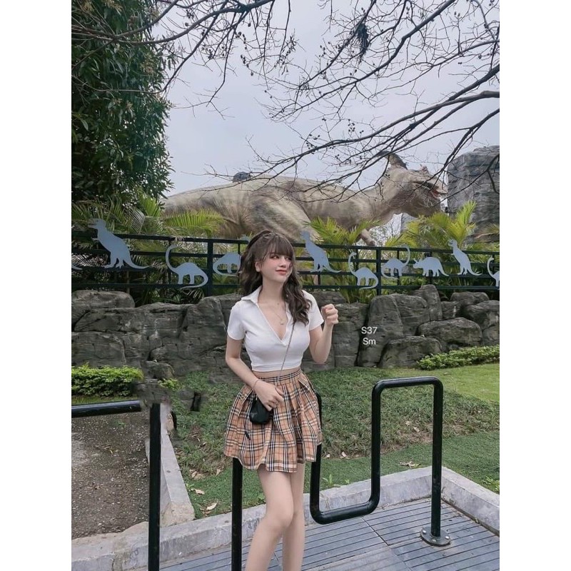 Áo croptop nữ kiểu cổ bẻ chất vải thun trơn 4 chiều FreeSize dưới 52kg tay ngắn | BigBuy360 - bigbuy360.vn