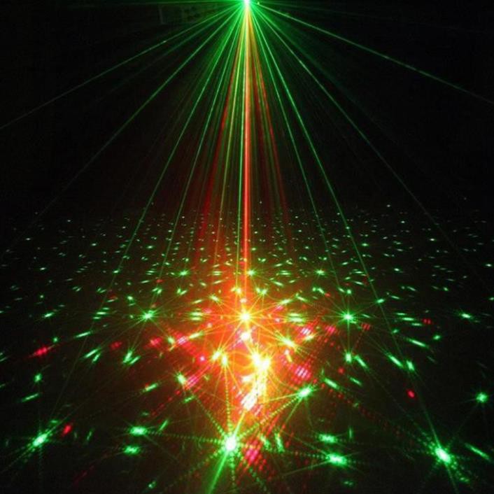 Đèn nháy theo nhạc 6/8 mắt laser chiếu 64/128 hình, đèn phòng bay chiếu ánh sáng laser có điều khiển từ xa