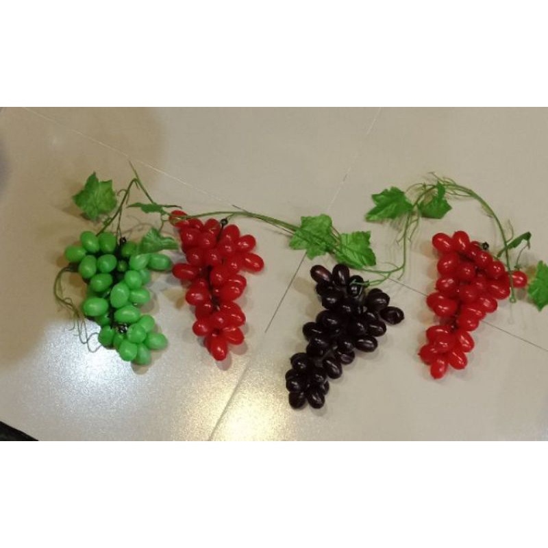 Dây Quả Nho giả  dài 1m2 - Quả nhựa, 1 dây 4 chùm 3 màu