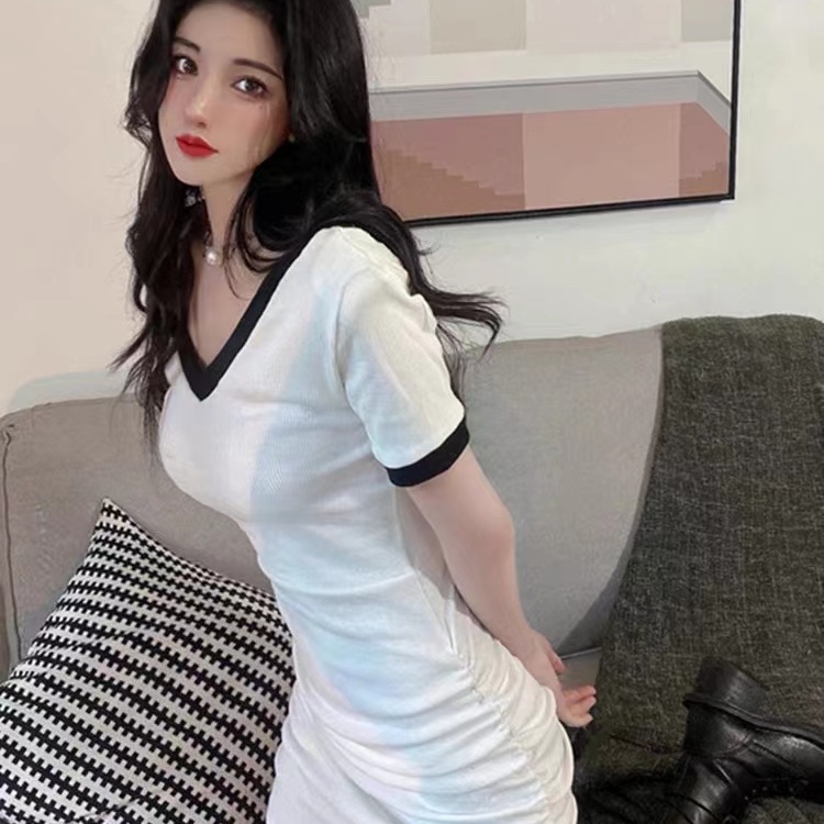 Đầm Perty tay ngắn cổ chữ V màu sắc tương phản thời trang quyến rũ cho nữ