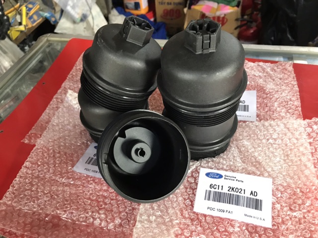 Đế lọc nhớt,nắp lọc nhớt Ford Transit đời 2010-2020