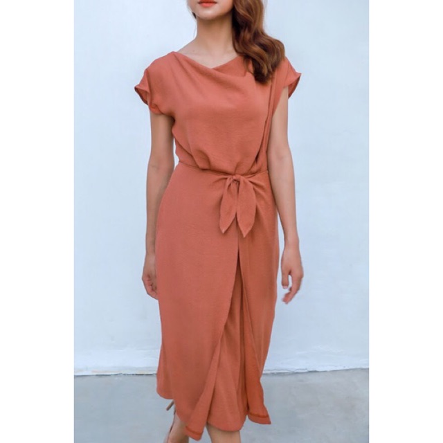 Đầm cổ đổ cột eo InFashion
