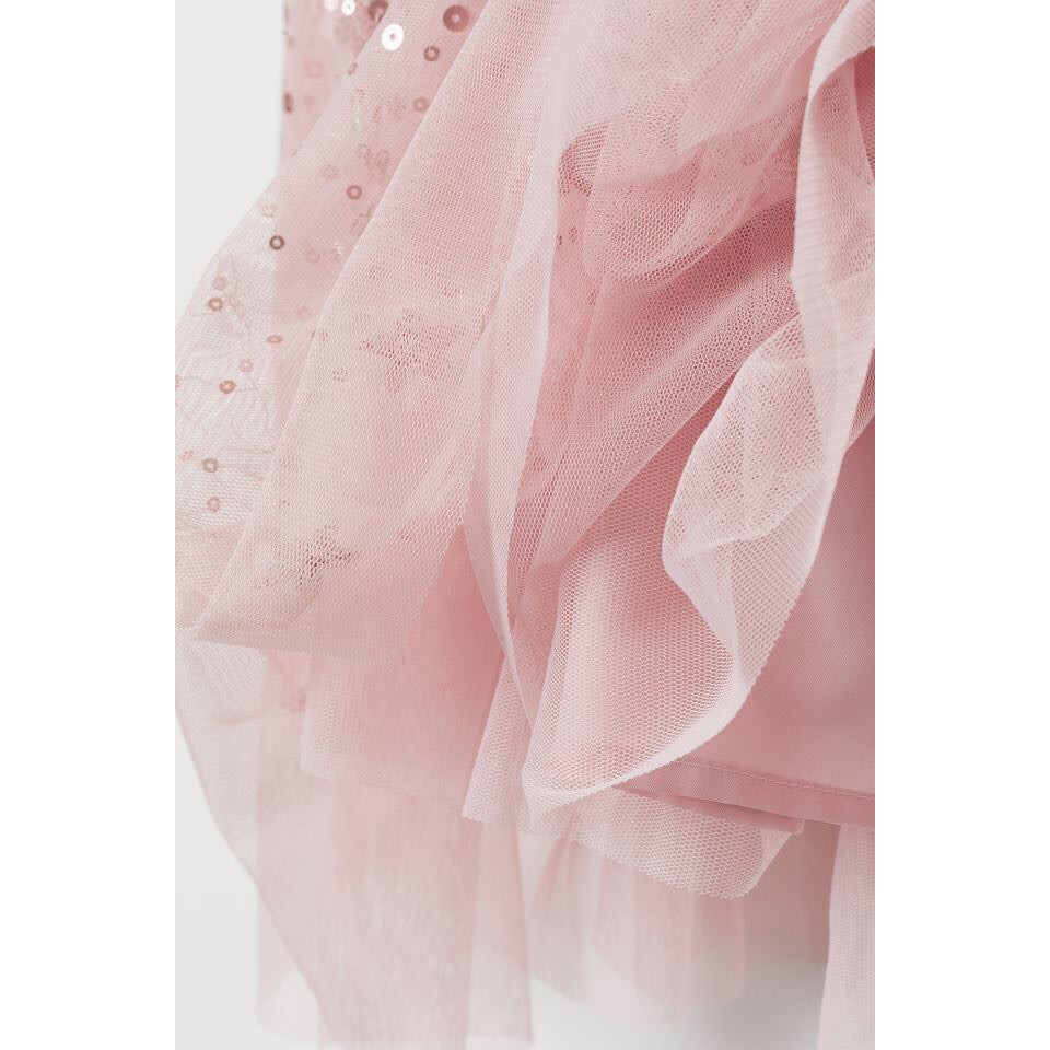 Váy kim sa HM sát nách