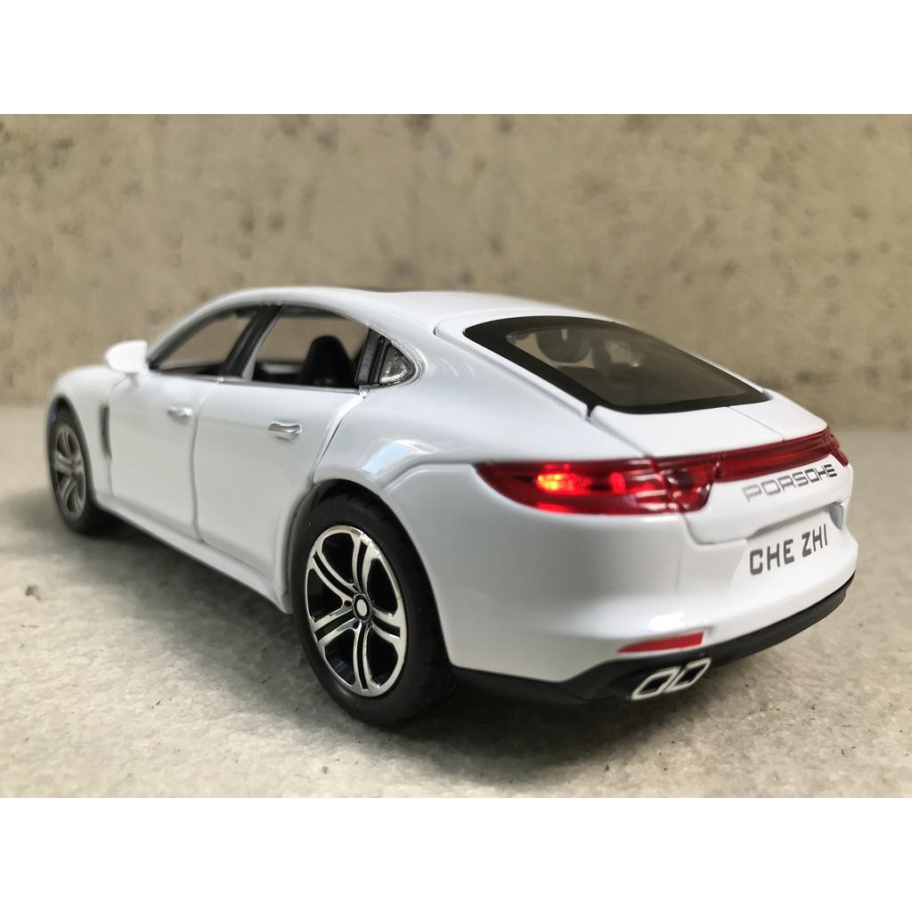 Mô hình xe ô tô Porsche Panamera 1:32