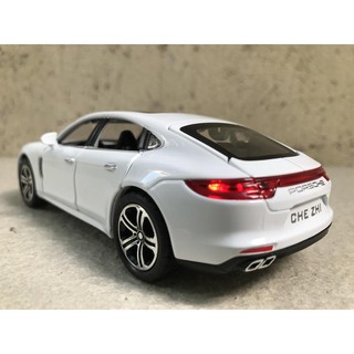 Mô hình xe PORSCHE Panamera 1:32