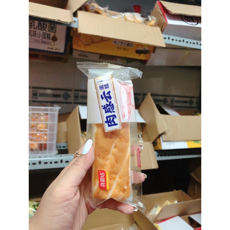 Bánh bông lan dài chà bông 1 cái