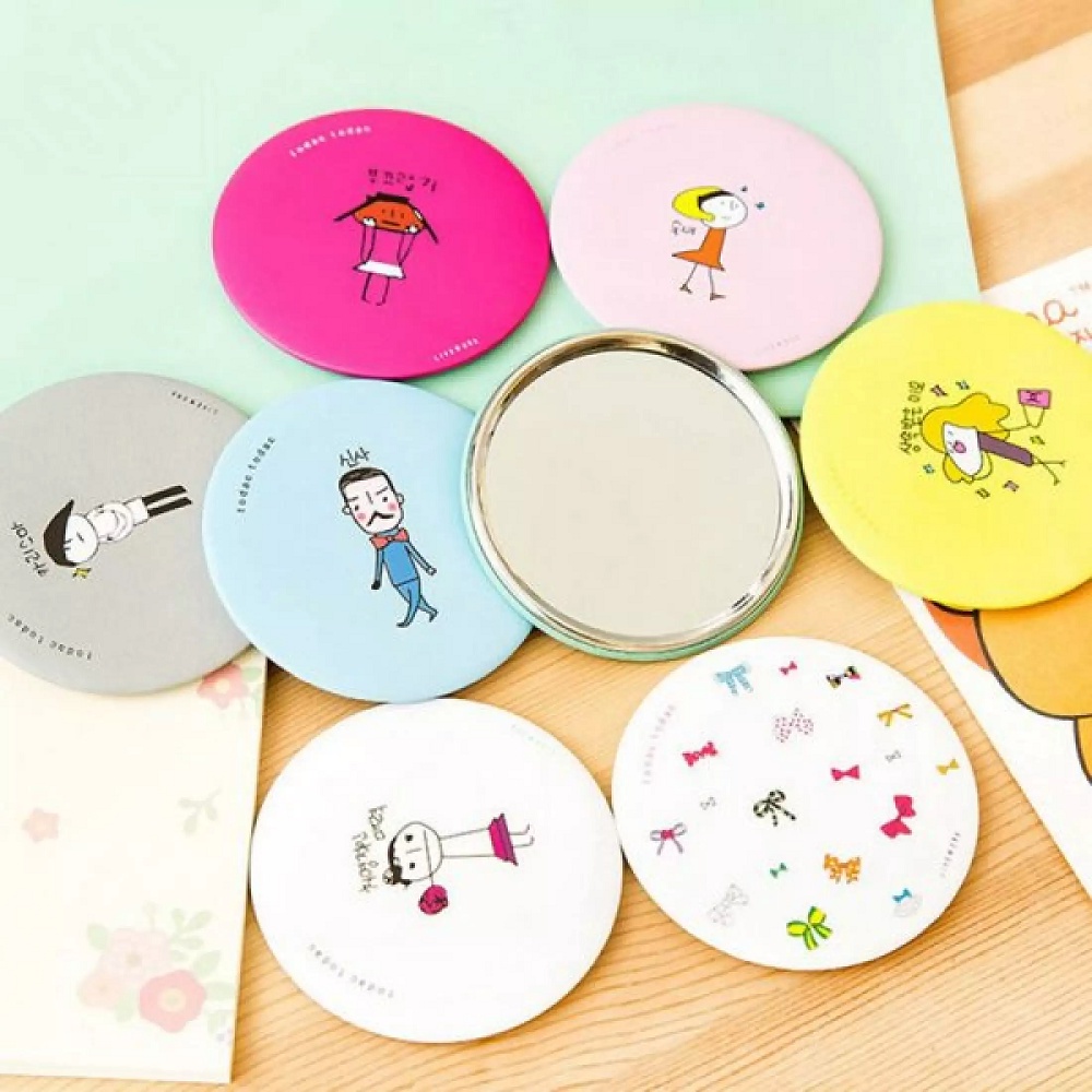 Gương Cầm Tay Mini Happy Smile Hand Mirror (Giao Màu Ngẫu Nhiên)