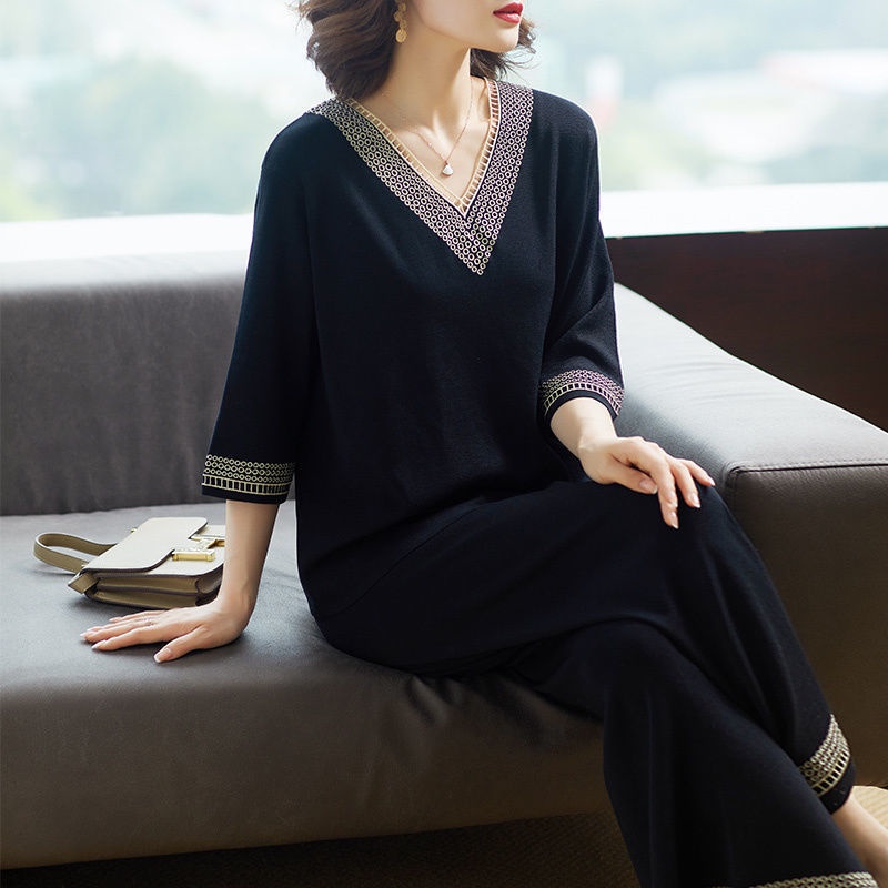 Bộ đồ thời trang xuân thu phong cách Pháp cổ điển dành cho nữ trung niên