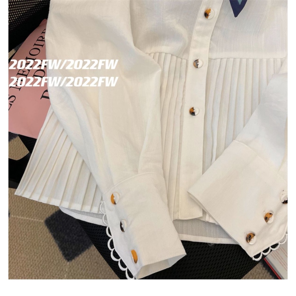 Áo kiểu màu trắng tay dài cổ màu xanh hải quân phong cách Pháp thời trang mùa xuân 2022