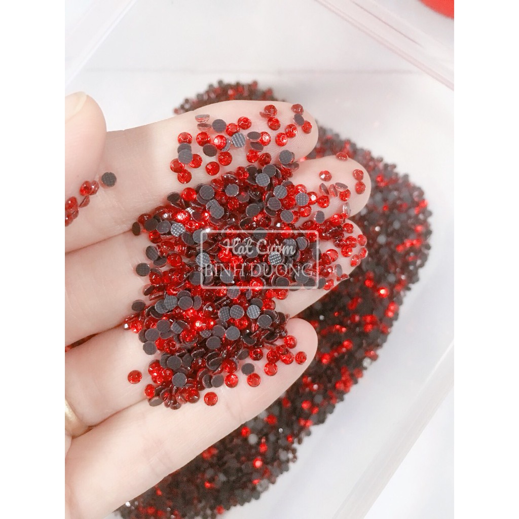 2500 hạt đá ủi đẹp để trang trí tạo điểm nhấn cho trang phục khoảng 20gr