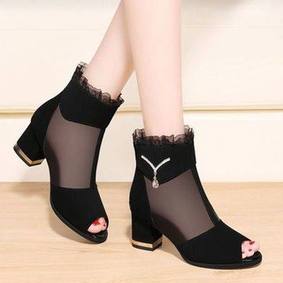 Phiên bản Hàn Quốc của tất cả các trận đấu lưới nữ cao giày