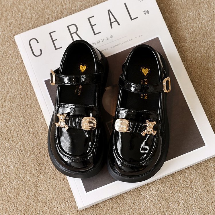 Giày da nhỏ cho bé gái 2023