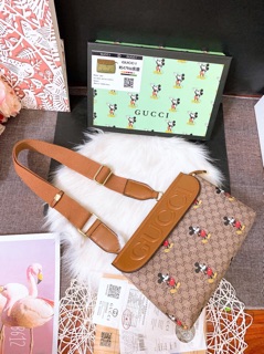 Túi gu,c,ci nắp gập mickey