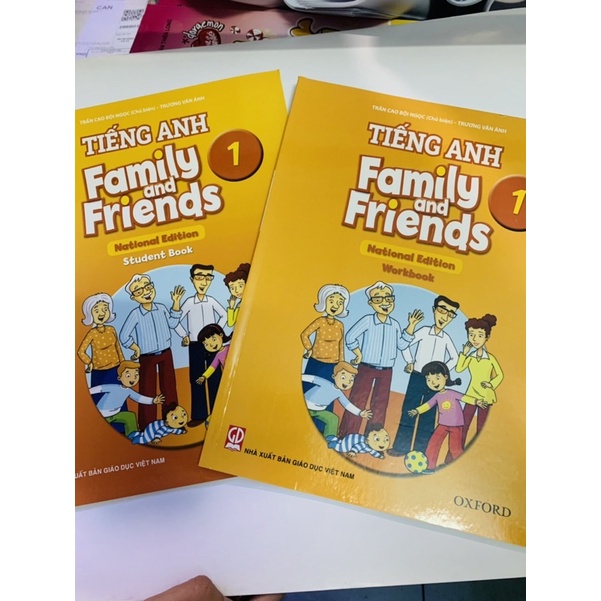 Bộ Tiếng Anh Family and Friends Lớp 1, Lớp 2 (Kèm bìa bao kính)