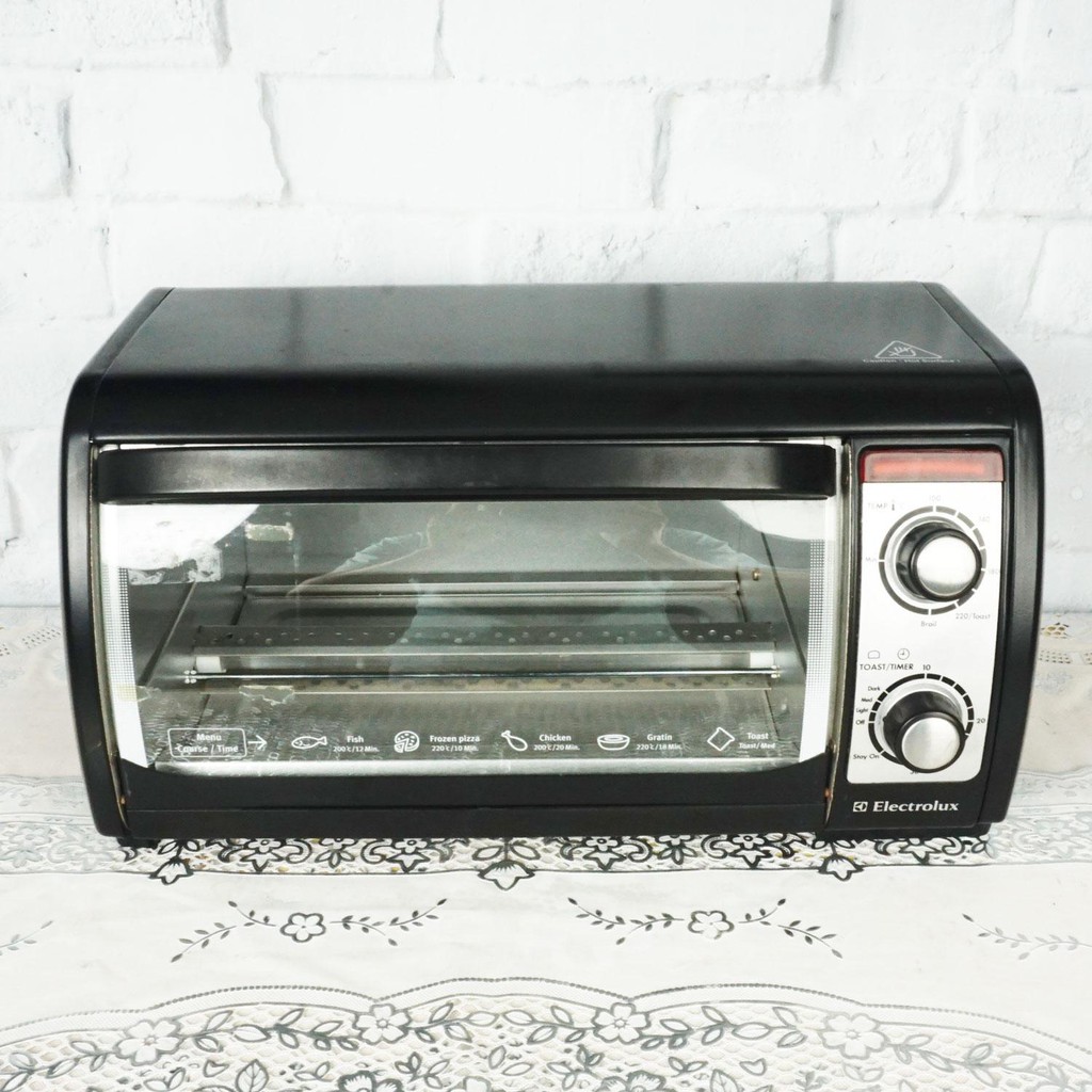 Lò nướng Electrolux EOT3000