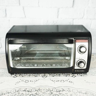 Lò nướng Electrolux EOT3000