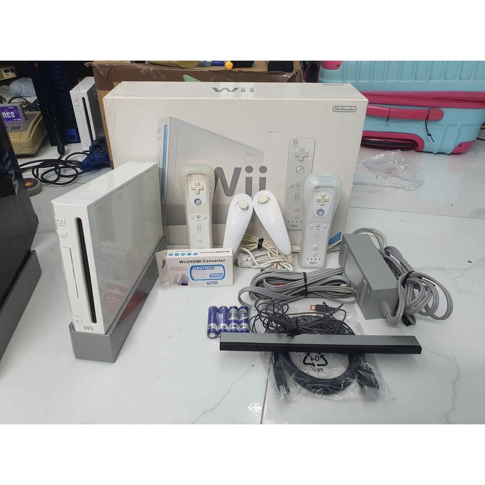 Bộ Wii Nhật - fullbox like new màu trắng, bản 2 remote đã cop game sẵn cho cả nhà giải trí