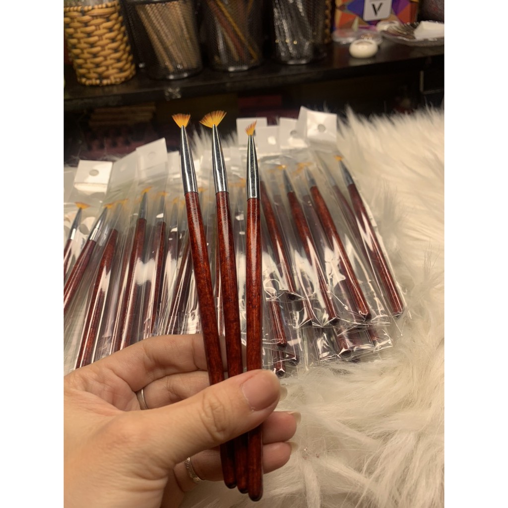 Cọ quạt vẽ móng nail - cọ rắc nhũ trang trí móng