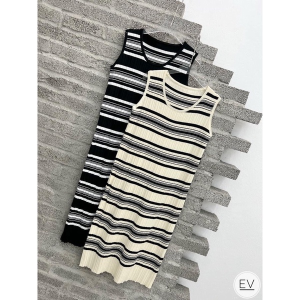 VÁY LEN KẺ NGANG 3 LỖ 2 MÀU ĐEN BE