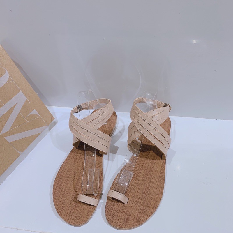 GIÀY SANDAL NỮ DÂY MẢNH CHIẾN BINH ĐẾ BỆT - SANDAL NỮ XỎ NGÓN DÂY MẢNH ĐẾ BỆT - ĐEN TRẮNG kem