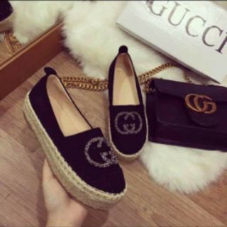 Giầy Slip on Gucci đá