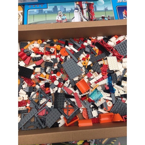 Lego xếp hình tàu vũ trụ