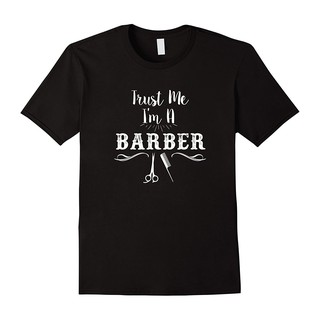 Áo thun nam màu đen in chữ Trust Me im a Barber