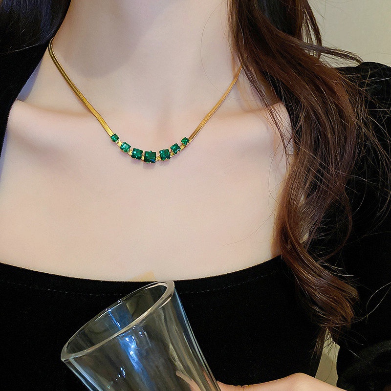 Vòng cổ titan nữ không gỉ thiết kế đính đá pha lê cao cấp lấp lánh thời trang sang trọng