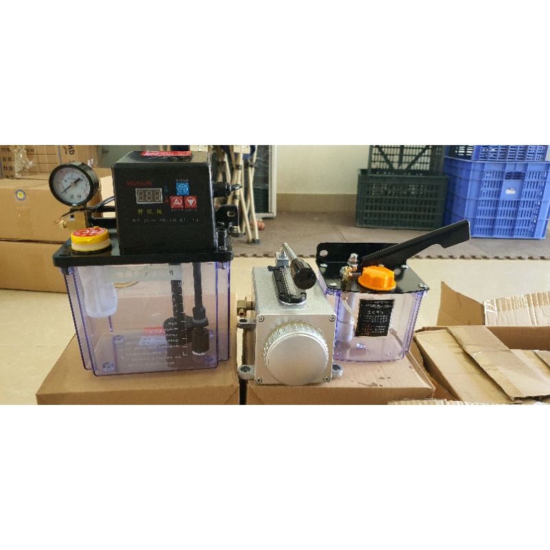 Bình bơm dầu tự động bôi trơn máy CNC 1.8L- 220V sử dụng máy cnc