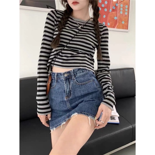 Áo len nữ basic kẻ xám tay dài