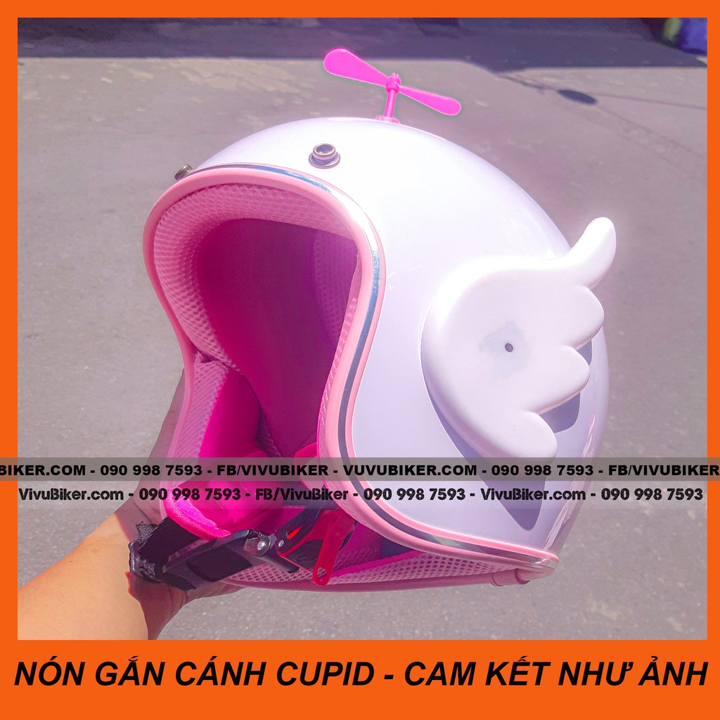 Mũ nón bảo hiểm 3/4 màu trắng lót hồng gắn cánh thiên thần Cupid trắng và chong chóng