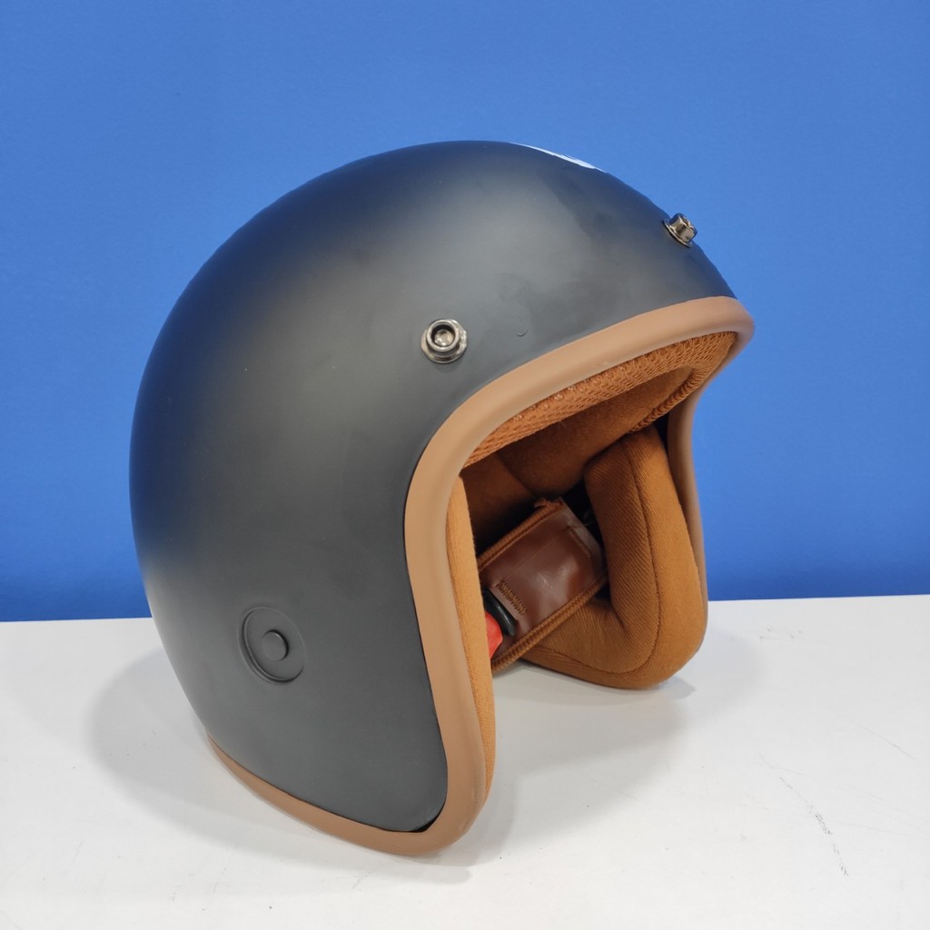 Mũ bảo hiểm 3/4 đầu nhựa chống va đập và lót thoáng khí - nhiều màu, có thiết kế để lắp thêm phụ kiện kính hoặc kính râm