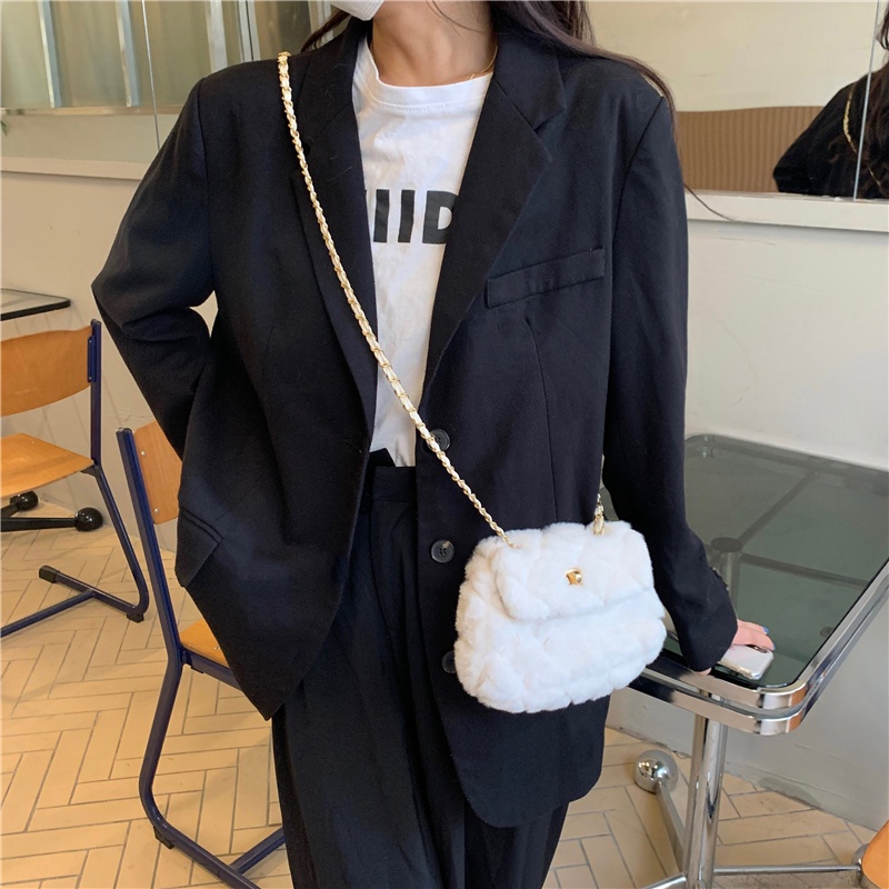 Túi đeo chéo lông cừu thời trang thu đông Hàn Quốc 2021