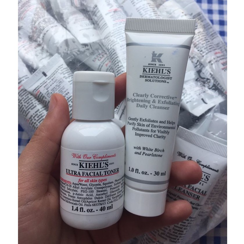 Sữa Rửa Mặt Kiêm Tẩy Da Chết Kiehl's Clearly Corrective Brightening and Exfoliating