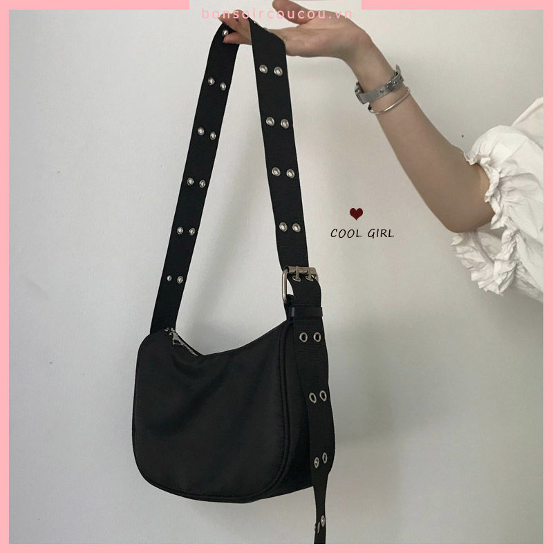 Simple And Trendy Design Shoulder Bag For Women