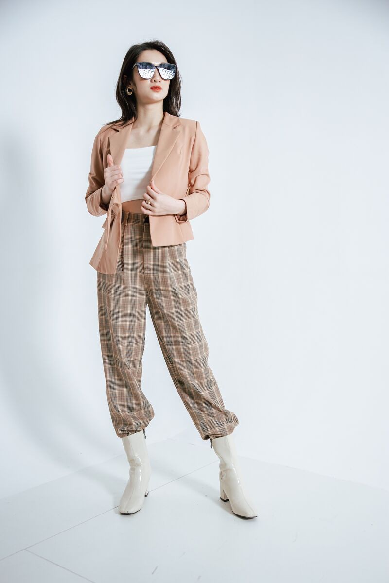 [Mã FAMALLT5 giảm 15% đơn 150k] CCHAT Áo vest vạt lệch đai liền Q323 | BigBuy360 - bigbuy360.vn