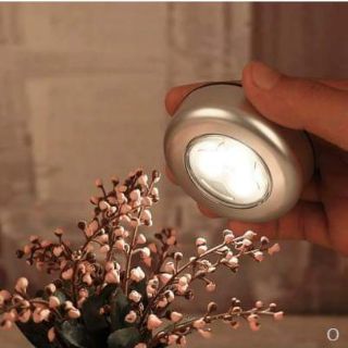 Đèn led 3 bóng dán tường