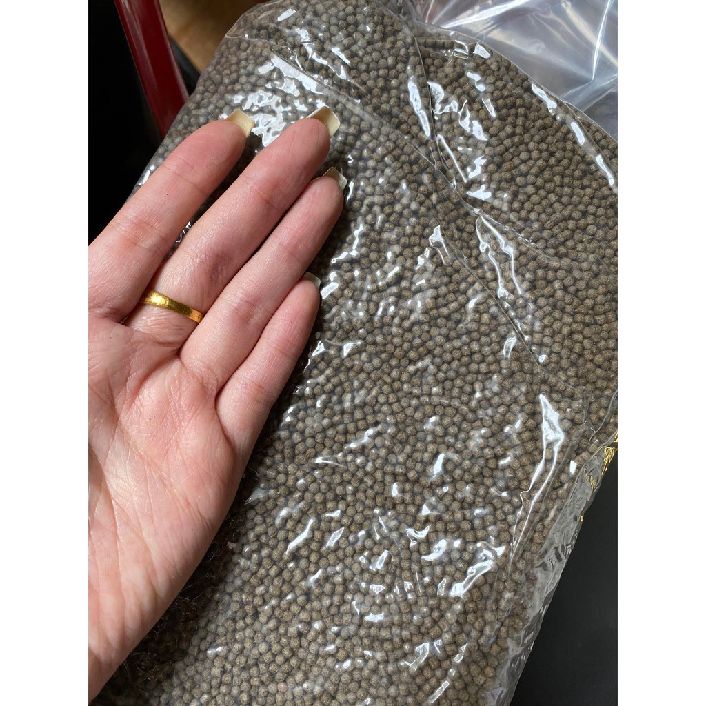 Cám cá koi Hikari Daily đỏ  - cám tăng trưởng, tăng màu cao cấp