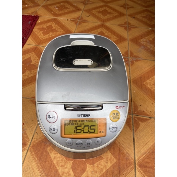 Nồi cơm nội địa Nhật cao tần  Tiger JKT-1.0L)