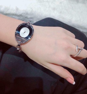 Đồng hồ Nữ dáng lắc